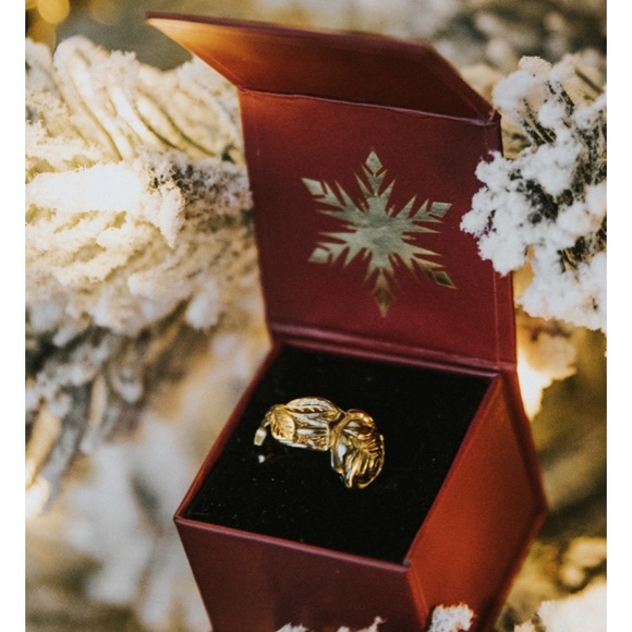 tristen ikaika Jewelry - Tristen Ikaika gold rose ring!